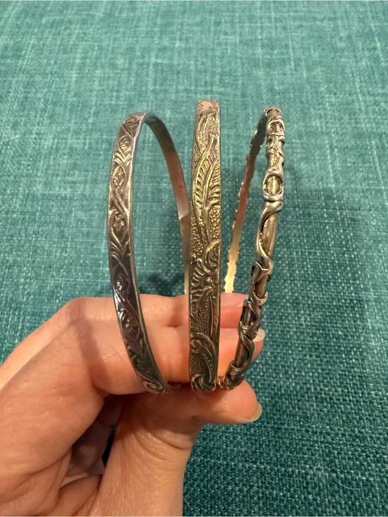 Taxco Jewelry - Vintage Taxco and Mexico Bangle Bracelets set of 3!  Beautiful silver bangles!
